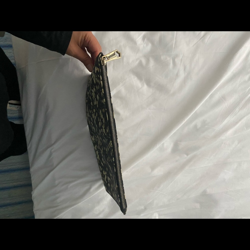Givenchy clutch - Picture 3 of 3